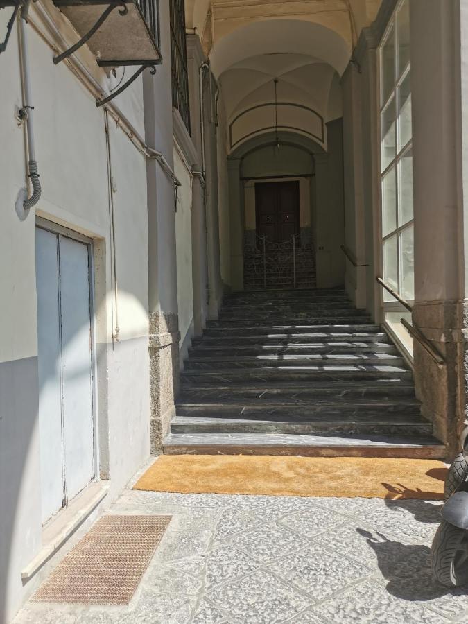 Napoli Centro Chiaia Apartman Kültér fotó