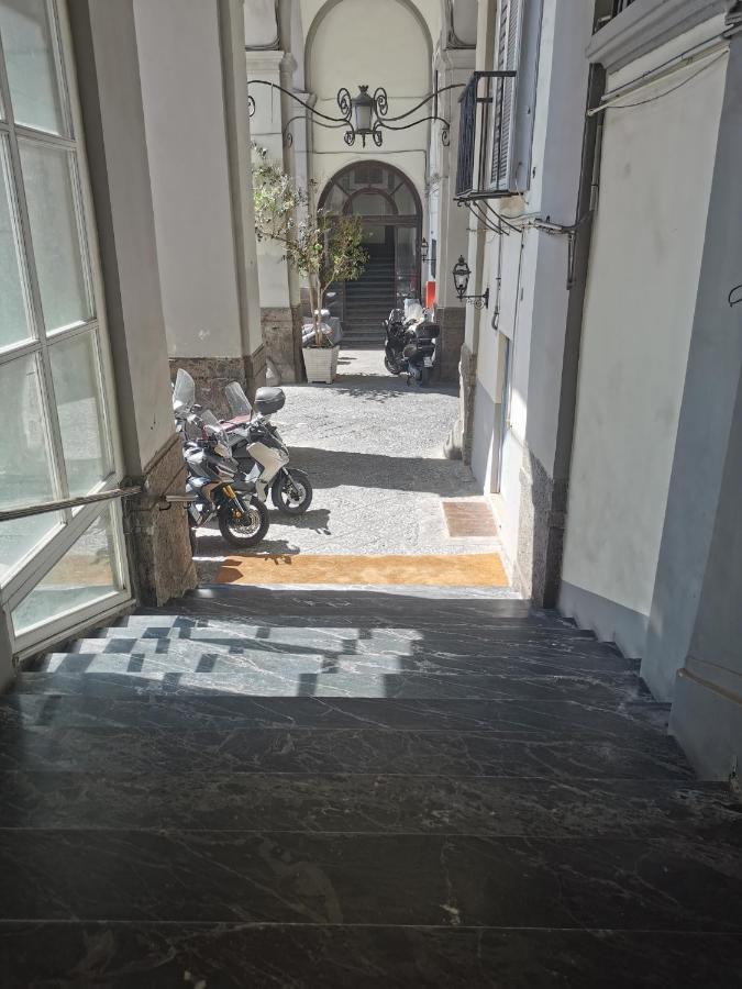 Napoli Centro Chiaia Apartman Kültér fotó